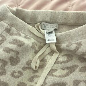 Girls EUC barefoot dreams joggers